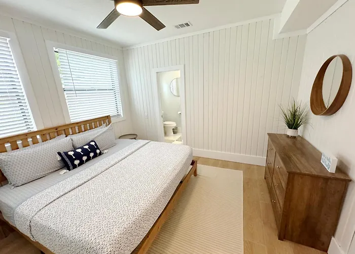 Holiday home Mid-century 1bd House - Gear - 5min Walk To Clearwater Beach